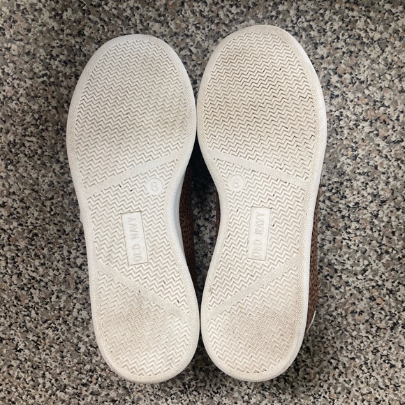 Old Navy Leopard Sneaker - Picture 9 of 9